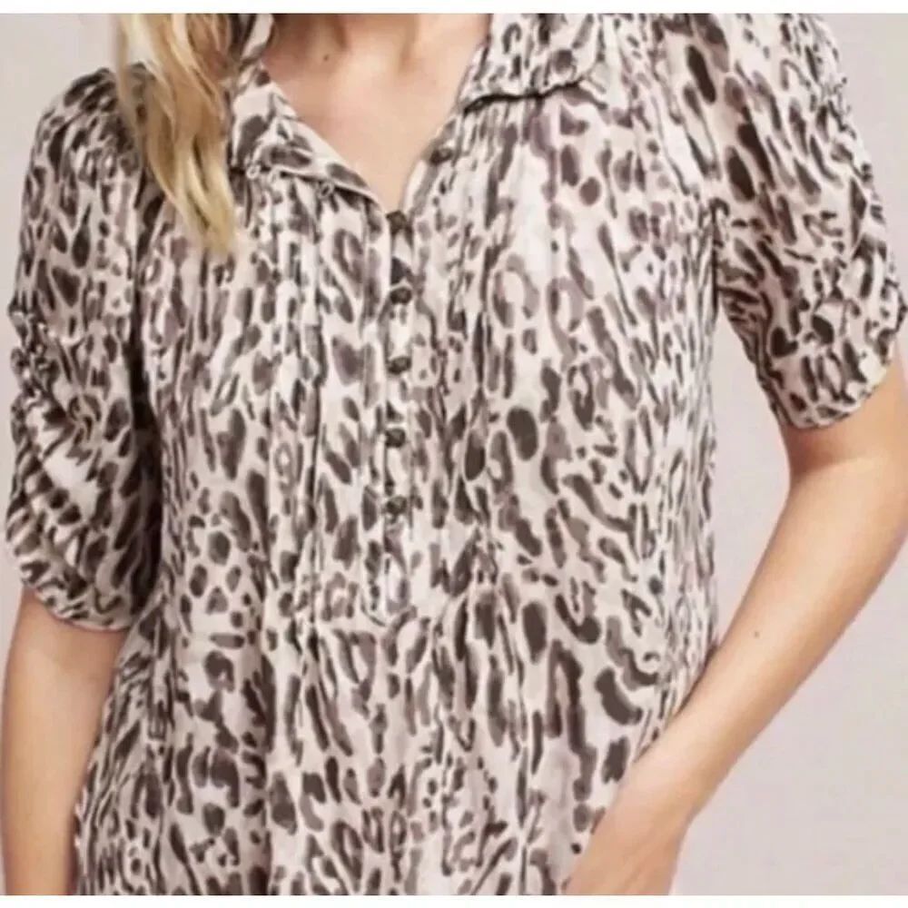 Maeve Anthropologie leopard short sleeve blouse